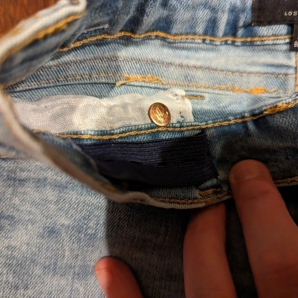 𝅺NWT 7FAM Girls Light Wash Jean Shorts Sz 4T - Picture 4 of 6